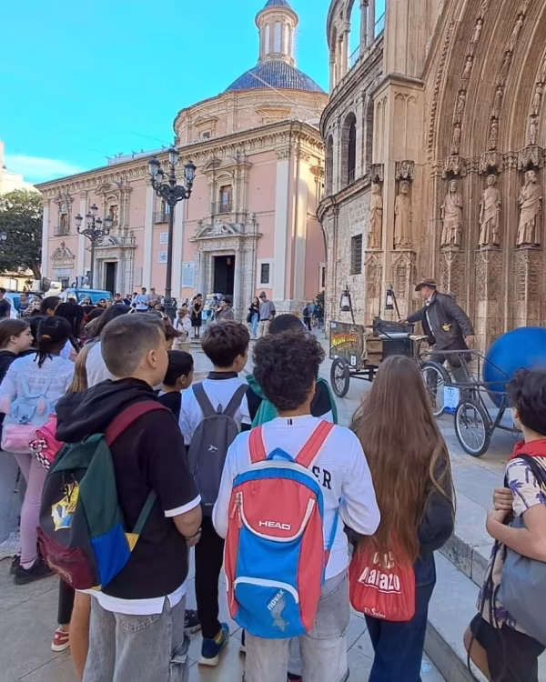 ¿Qué va a pasar con las excursiones escolares y los tours grupales en Valencia?